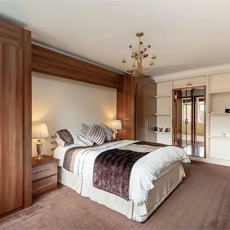 Hillhouse-3